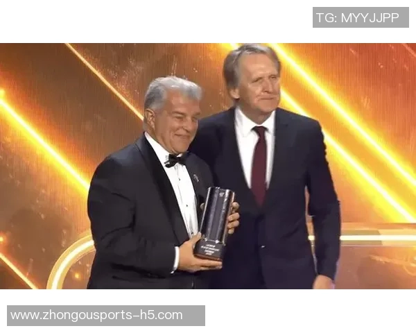 拉菲尼亚荣膺2025环足奖西甲最佳球员正式获官方认可